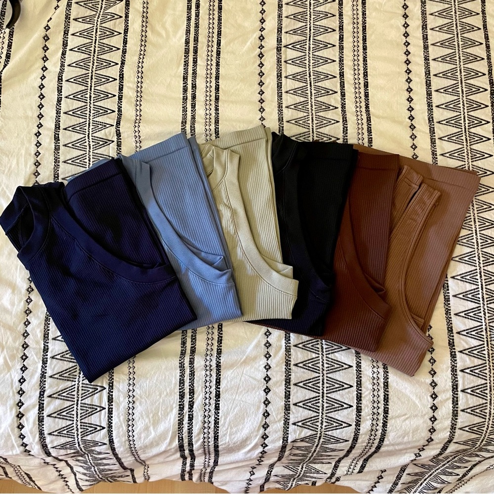 6 Athleta Renew Tanks M